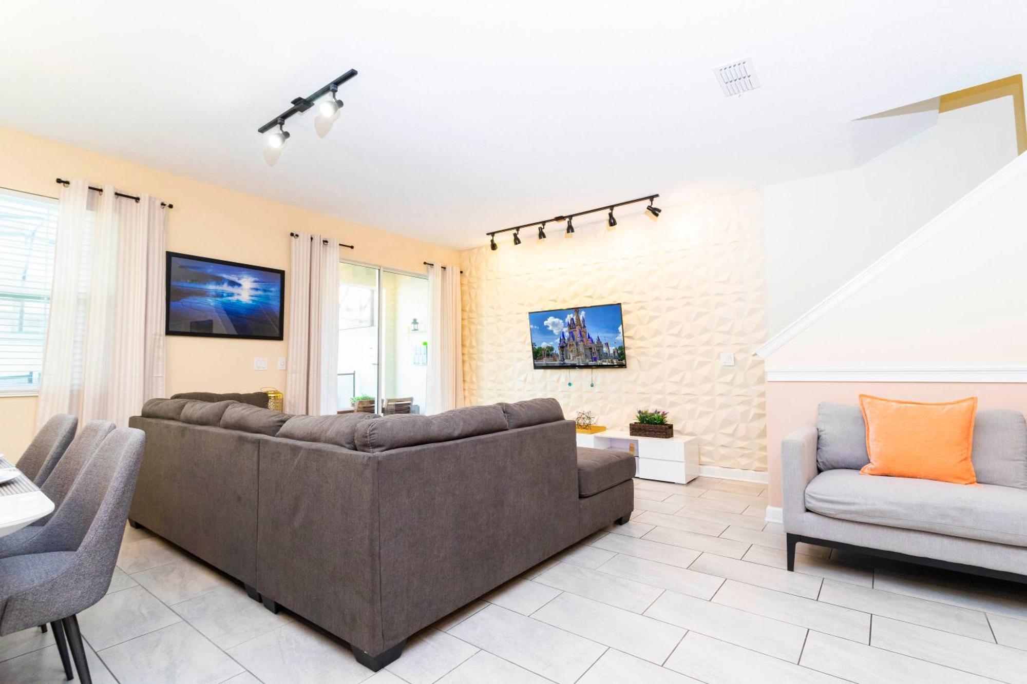 Magnificent 5bd W/ Pool Close To @storey 4800 Kissimmee