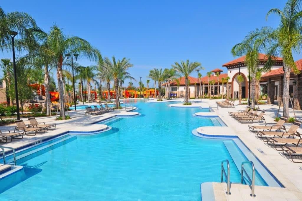 Marvelous 7 Bd W/ Pool Close To @ Solterra 6086 Holiday home *