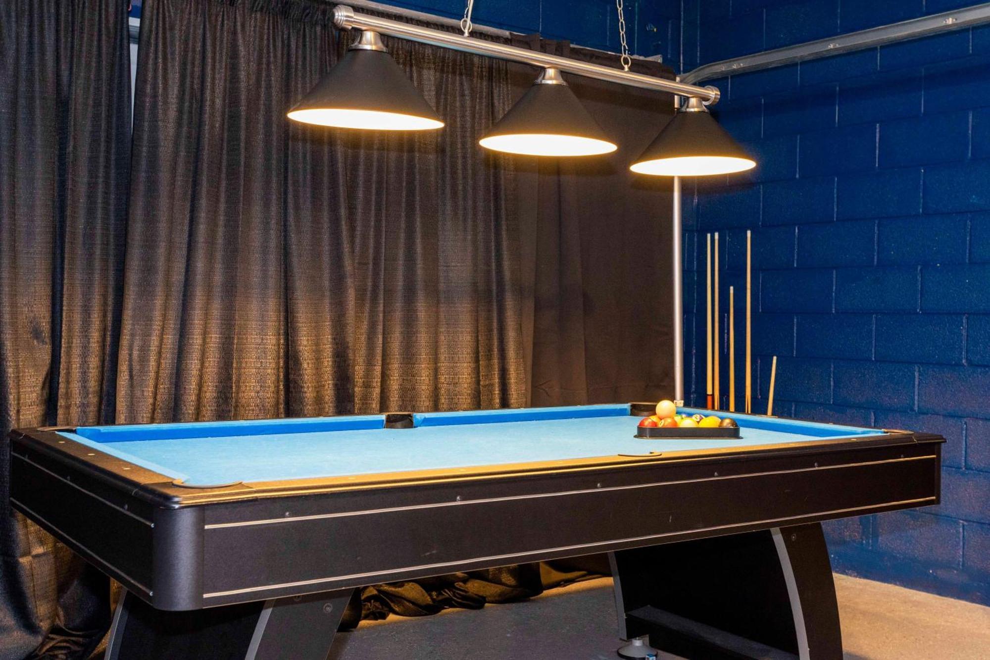 Marvelous 7 Bd W/ Pool Close To @ Solterra 6086 Davenport