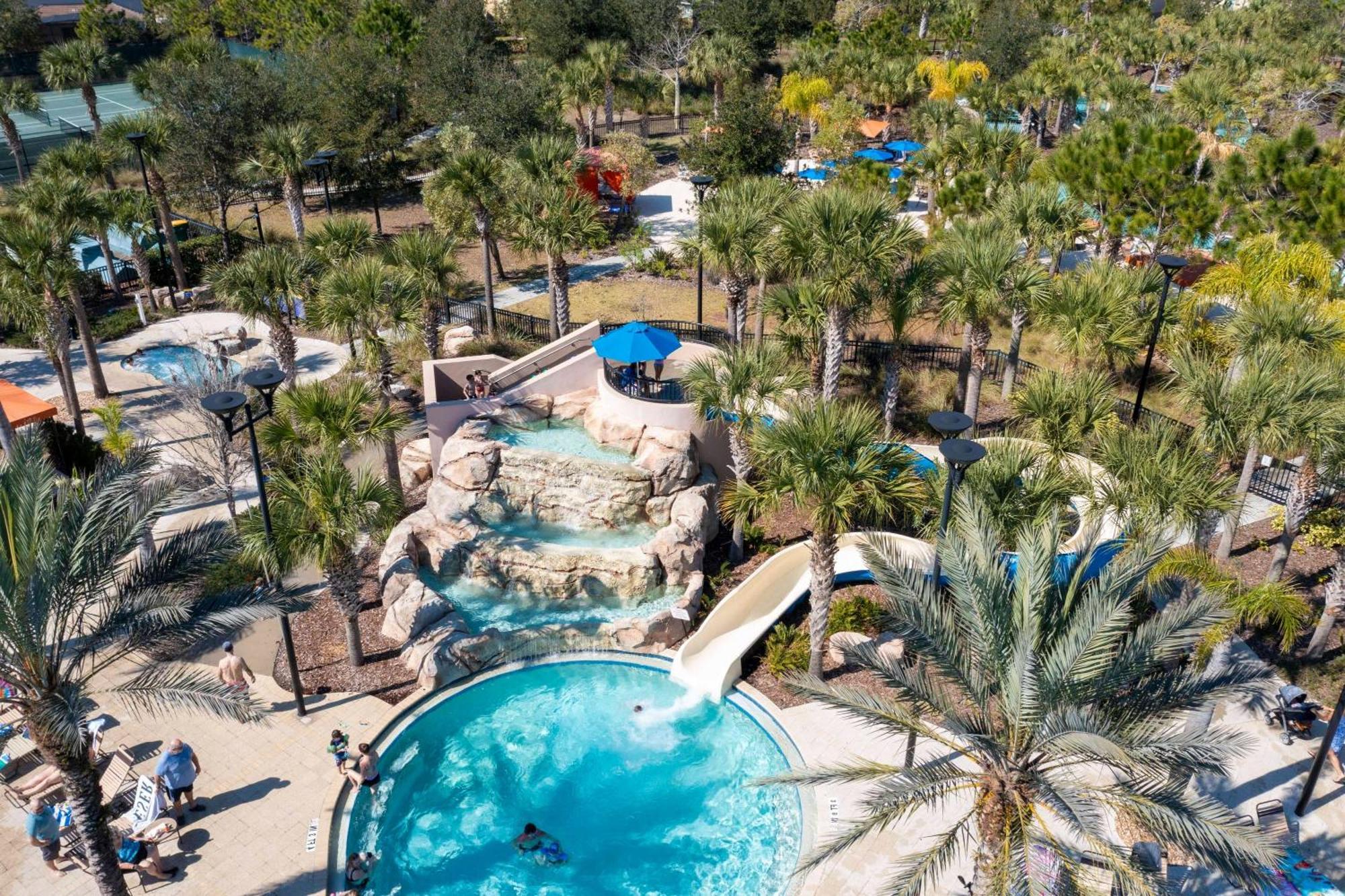 Marvelous 7 Bd W/ Pool Close To @ Solterra 6086