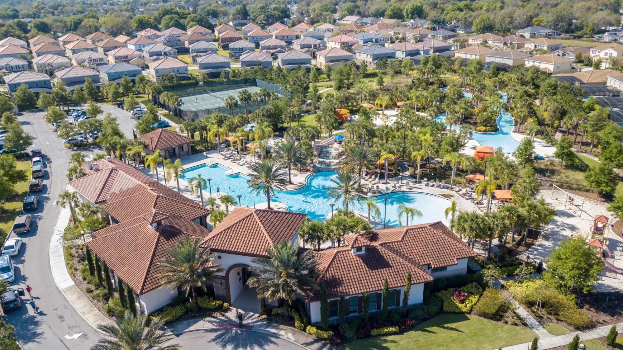 Marvelous 7 Bd W/ Pool Close To @ Solterra 6086