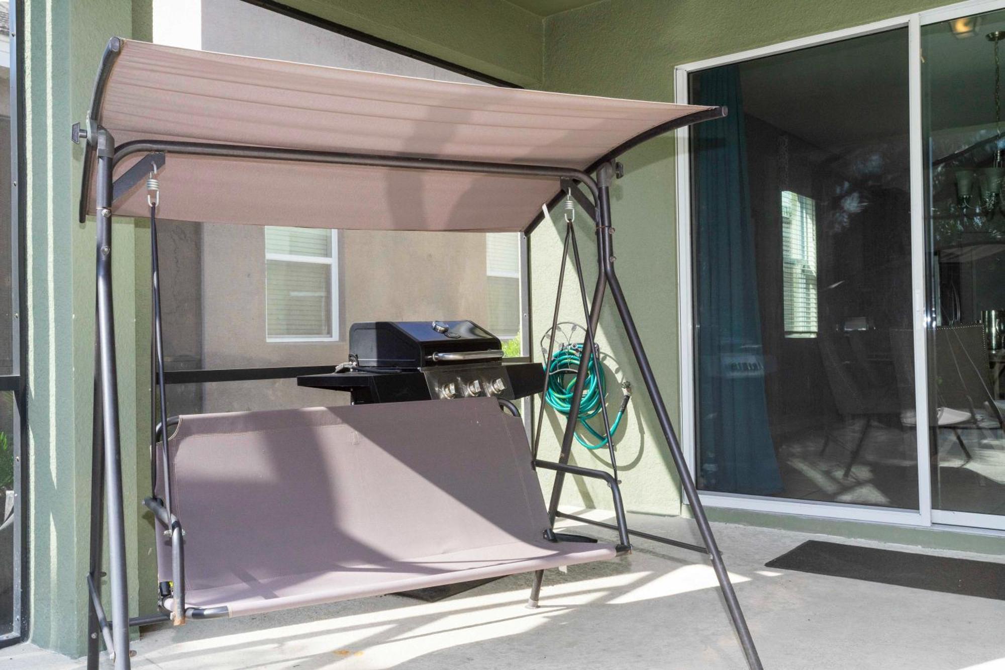 Marvelous 7 Bd W/ Pool Close To @ Solterra 6086