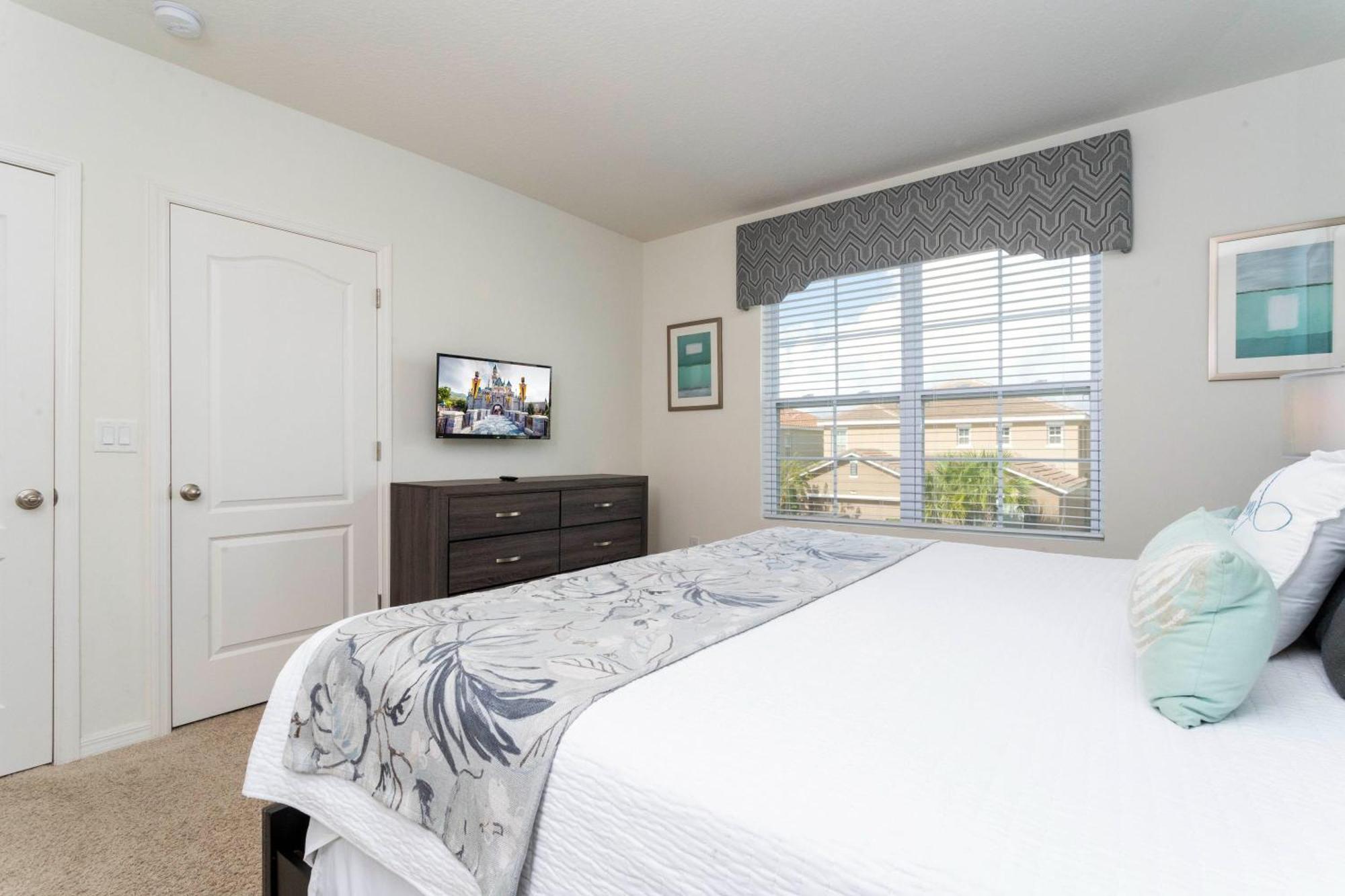 Marvelous 7 Bd W/ Pool Close To @ Solterra 6086 * Davenport