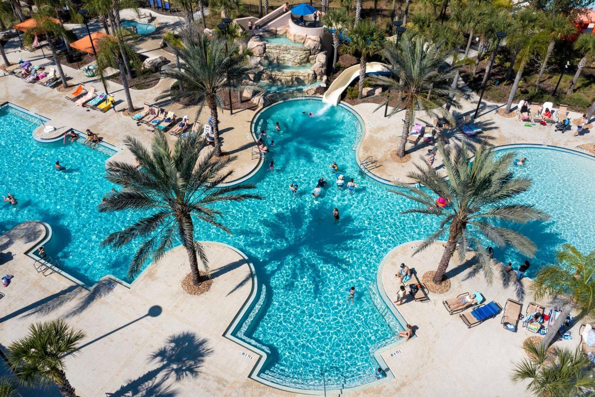 Marvelous 7 Bd W/ Pool Close To @ Solterra 6086