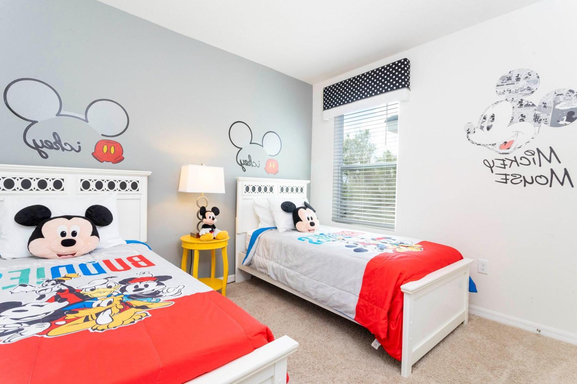 Marvelous 7 Bd W/ Pool Close To @ Solterra 6086 Holiday home