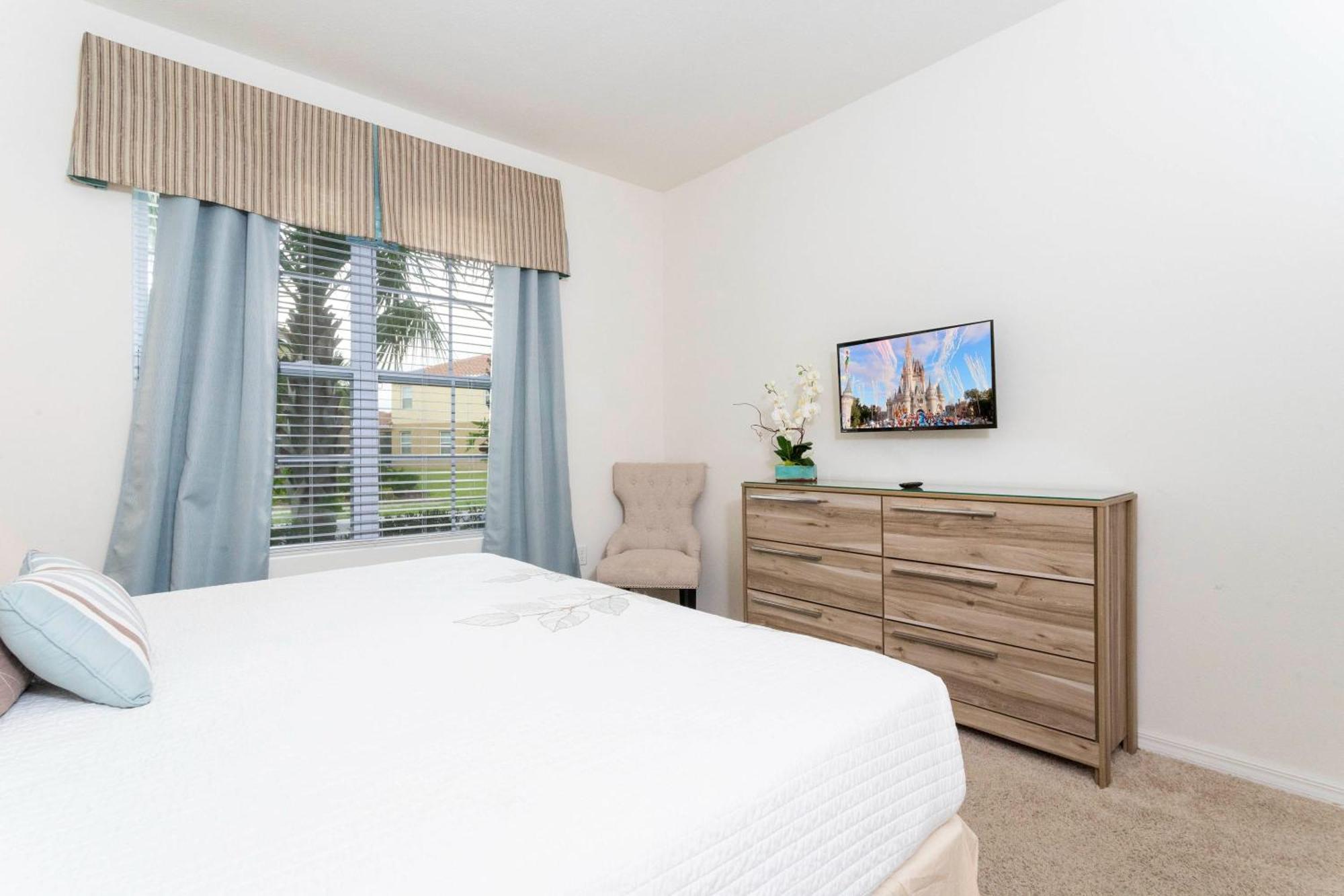 Holiday home Marvelous 7 Bd W/ Pool Close To @ Solterra 6086 Davenport
