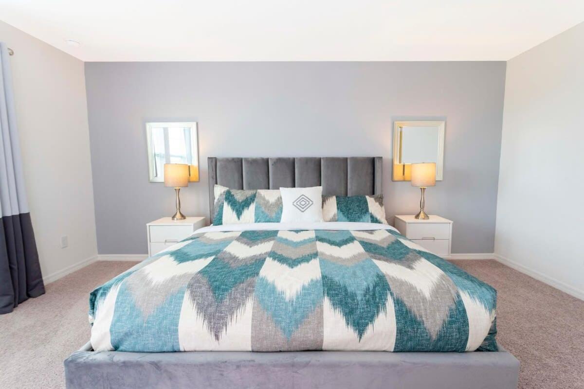 Cozy 3 Bd Close To @ Enclaves At Festival 808