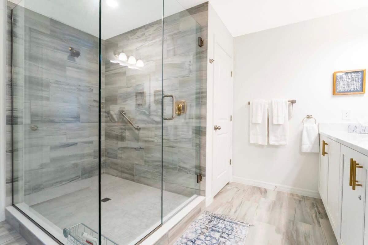 Cozy 3 Bd Close To @ Enclaves At Festival 808 *
