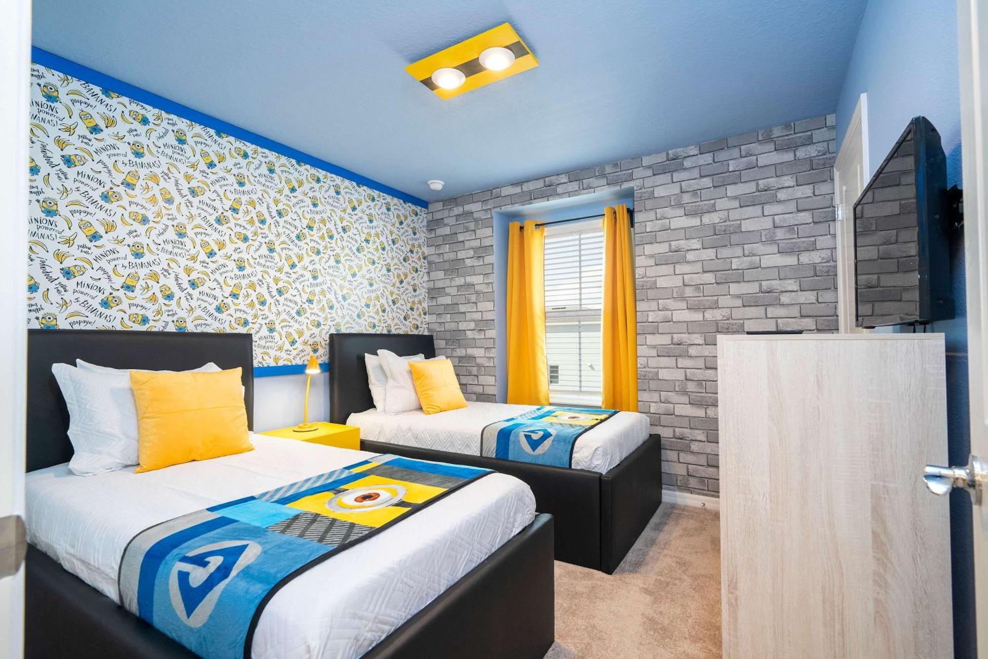 Luxury Private Pool & Themed Close To 1282 Holiday home *