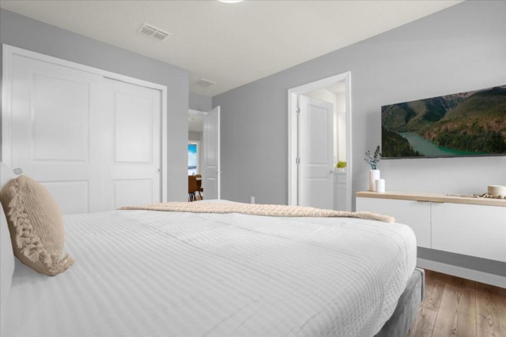 10 Bedrooms- 8 Bathrooms- Windsor Cay 16392 Sk Orlando