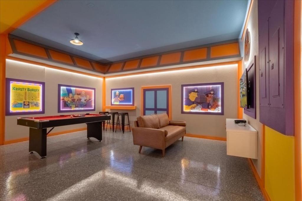 10 Bedrooms- 8 Bathrooms- Windsor Cay 16392 Sk *