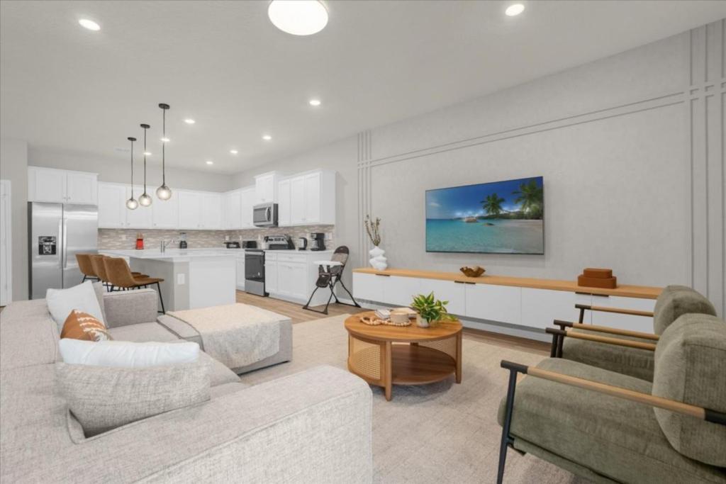 10 Bedrooms- 8 Bathrooms- Windsor Cay 16392 Sk Holiday home *