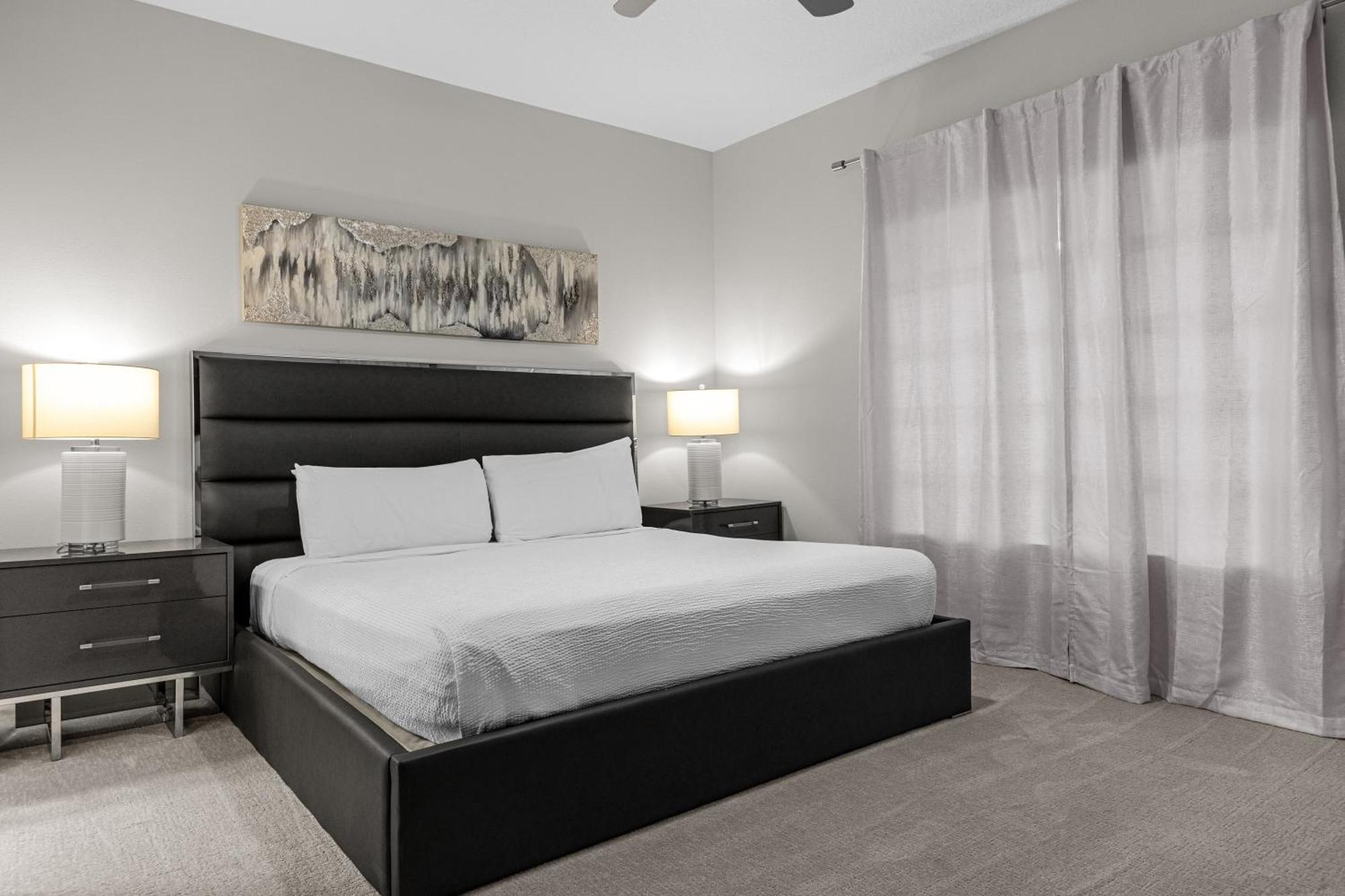 3 Bedroom Family Friendly At Worldquest Near 2727 *