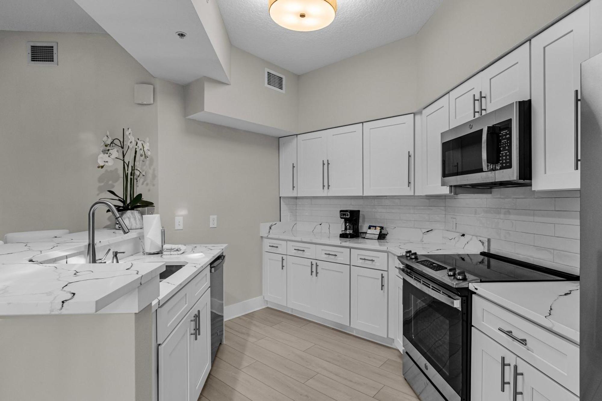 3 Bedroom Family Friendly At Worldquest Near 2727