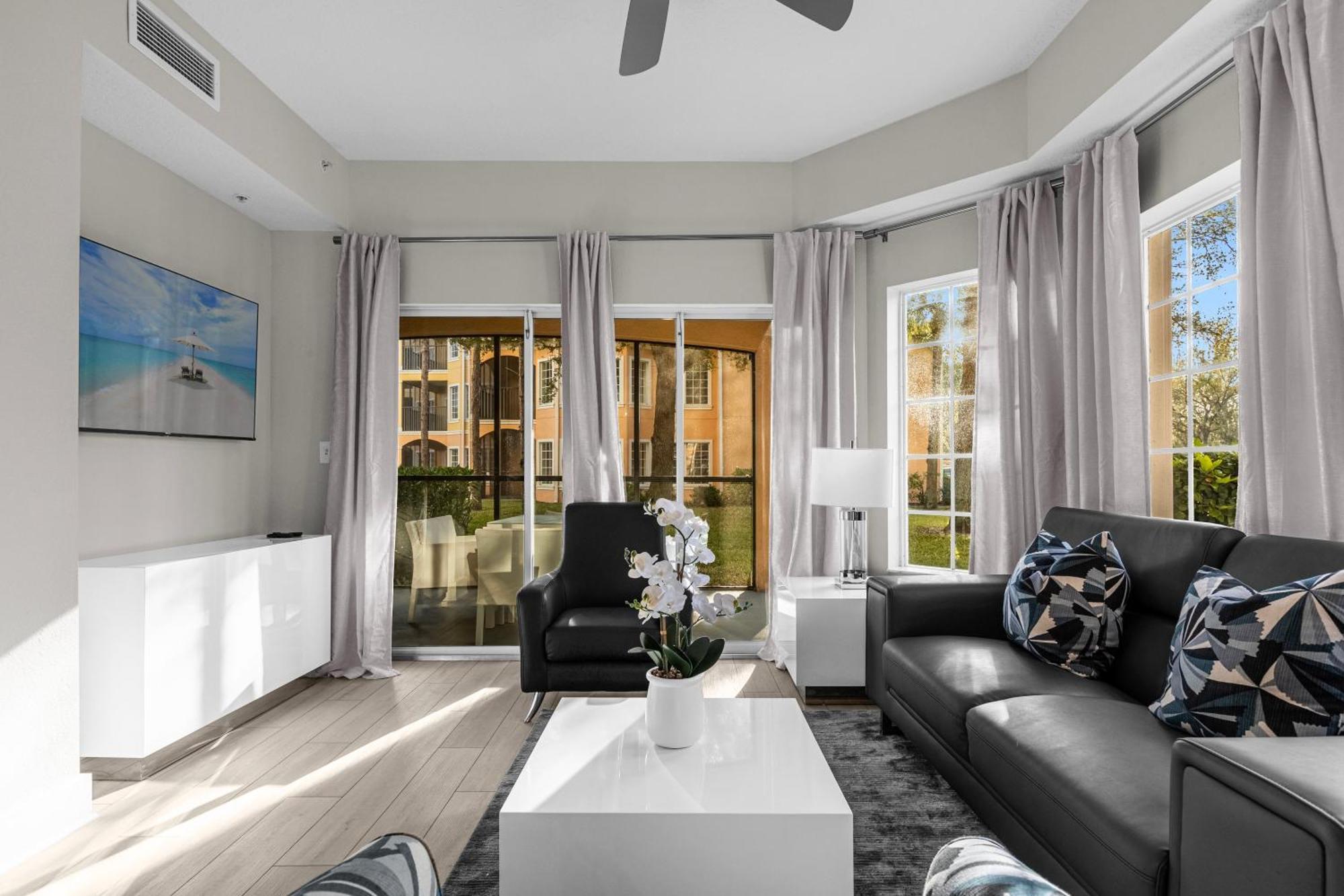 3 Bedroom Family Friendly At Worldquest Near 2727 *