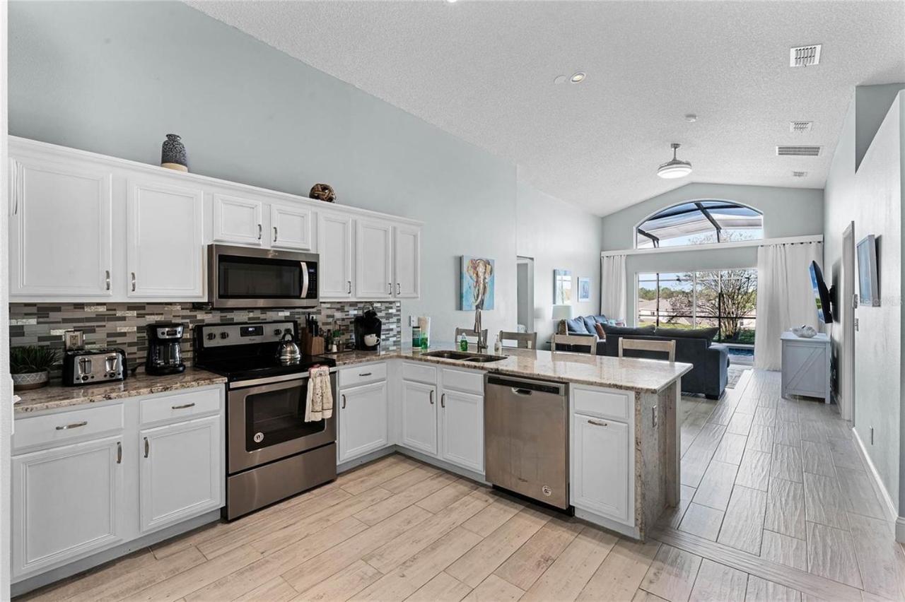 Ultimate Family With Incredible Sunset Views, 4 Miles From Disney! Kissimmee