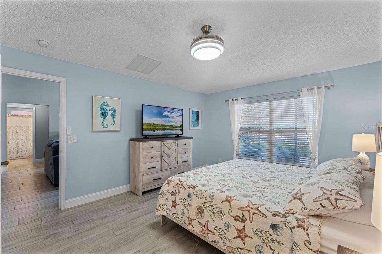 Ultimate Family With Incredible Sunset Views, 4 Miles From Disney!
