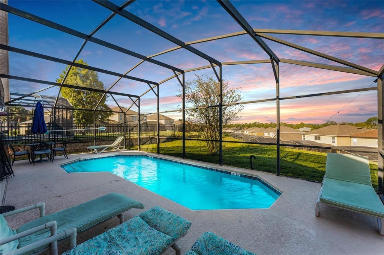 Ultimate Family With Incredible Sunset Views, 4 Miles From Disney! Holiday home Kissimmee