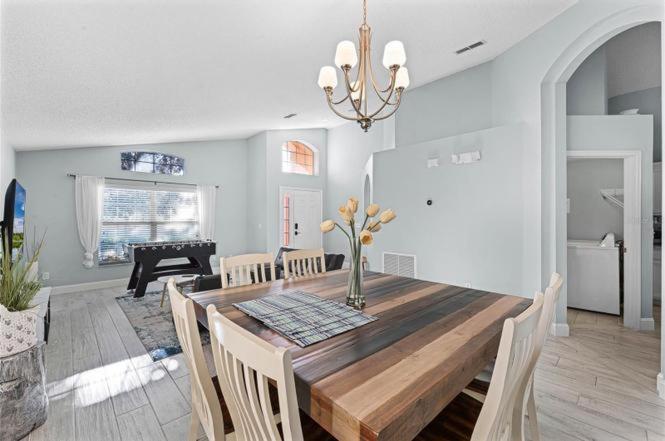 Ultimate Family With Incredible Sunset Views, 4 Miles From Disney! Kissimmee