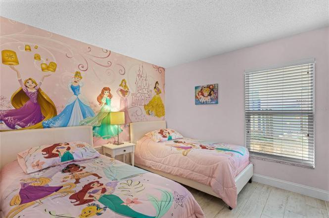 Ultimate Family With Incredible Sunset Views, 4 Miles From Disney! Holiday home