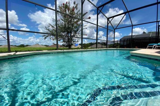 Ultimate Family With Incredible Sunset Views, 4 Miles From Disney! Holiday home *