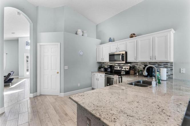 Holiday home Ultimate Family With Incredible Sunset Views, 4 Miles From Disney! *