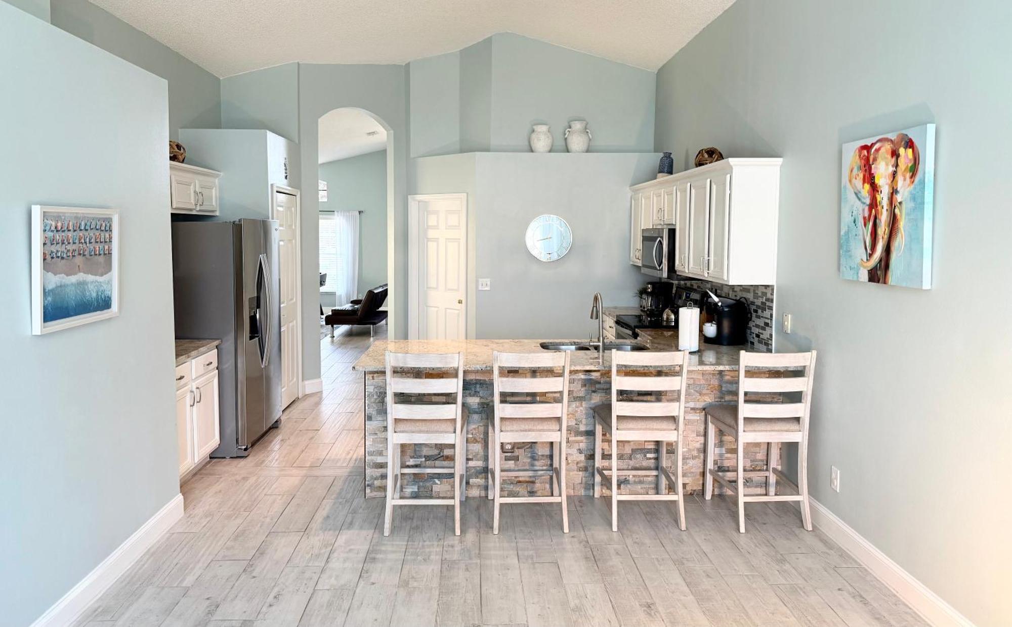 Ultimate Family With Incredible Sunset Views, 4 Miles From Disney! Holiday home