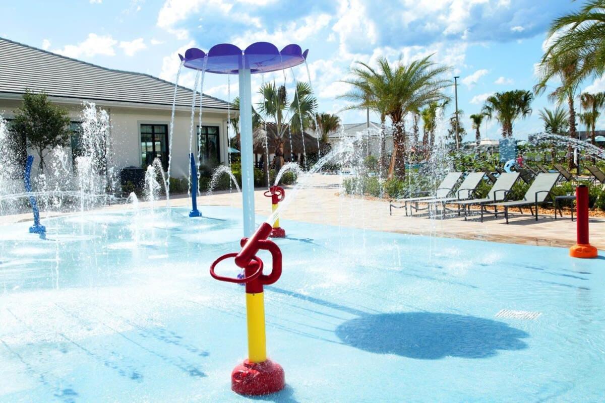 Stunning Game & Pool Jacuzzi Storey 2799 Holiday home