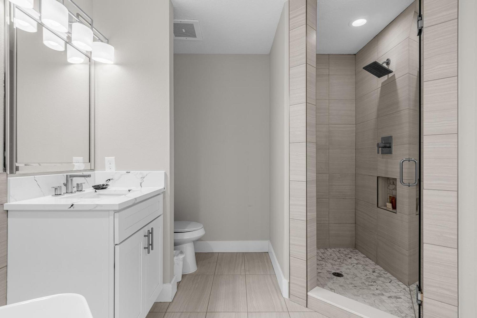 Holiday home 3 Bedroom Spacious At Worldquest Near - 22750