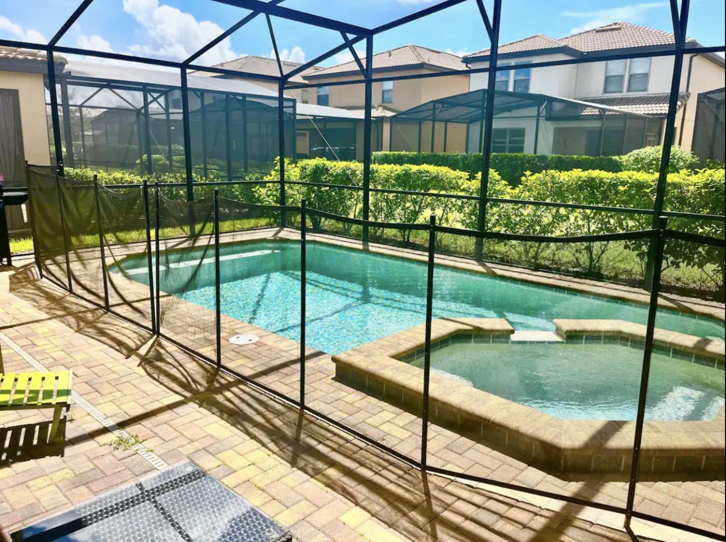 Experience Luxury In Spacious Solterra Nr With South-west Facing Private Pool * Davenport