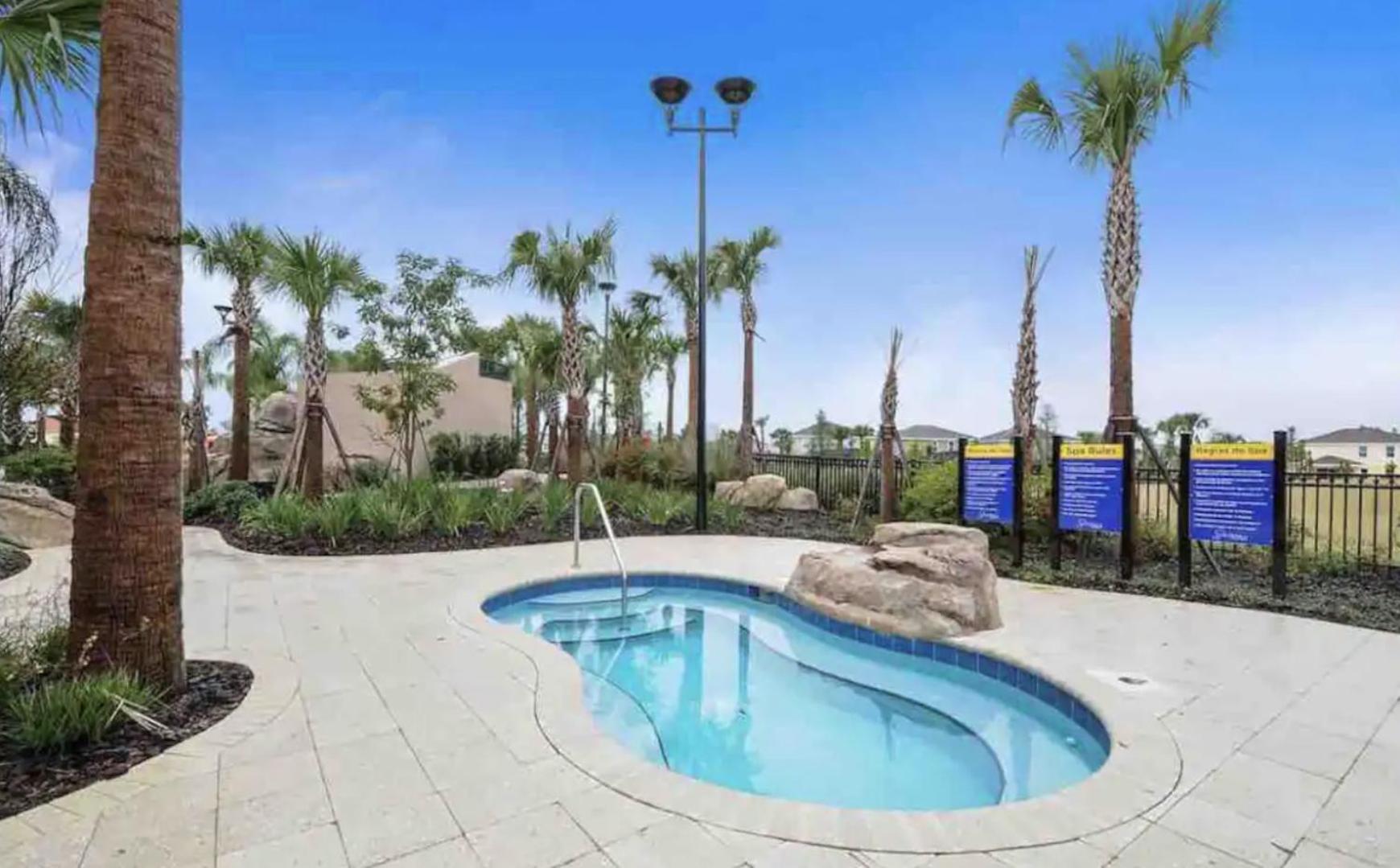 Experience Luxury In Spacious Solterra Nr With South-west Facing Private Pool