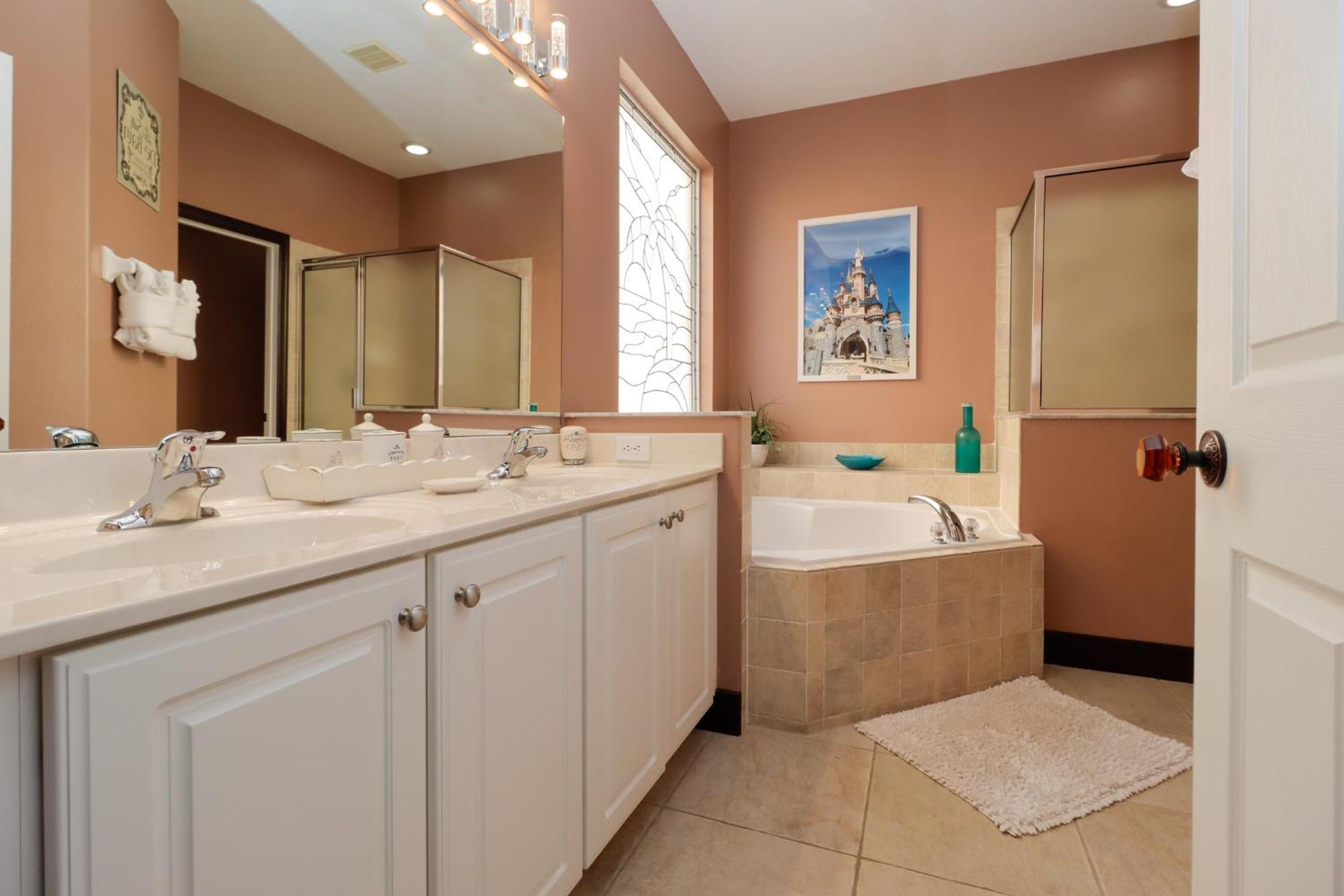 Spacious Emerald Island With Pool And Amenities Near *