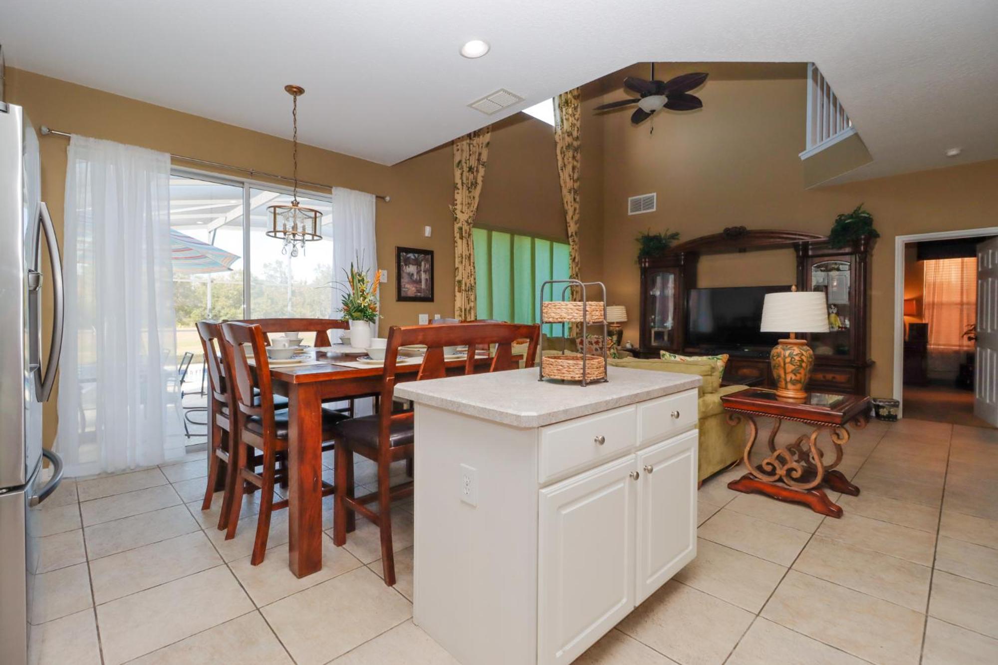 Spacious Emerald Island With Pool And Amenities Near *