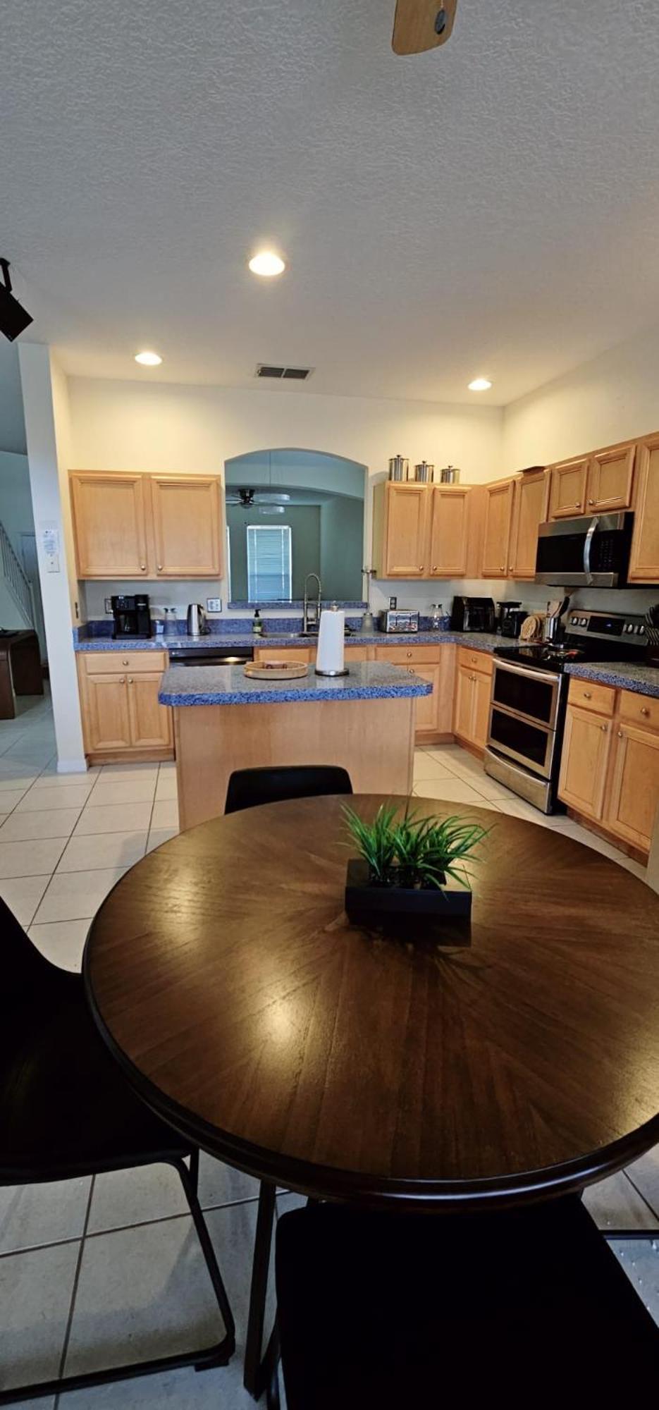 Luxury Emerald Island With Stunning Pool Deck And View Near *