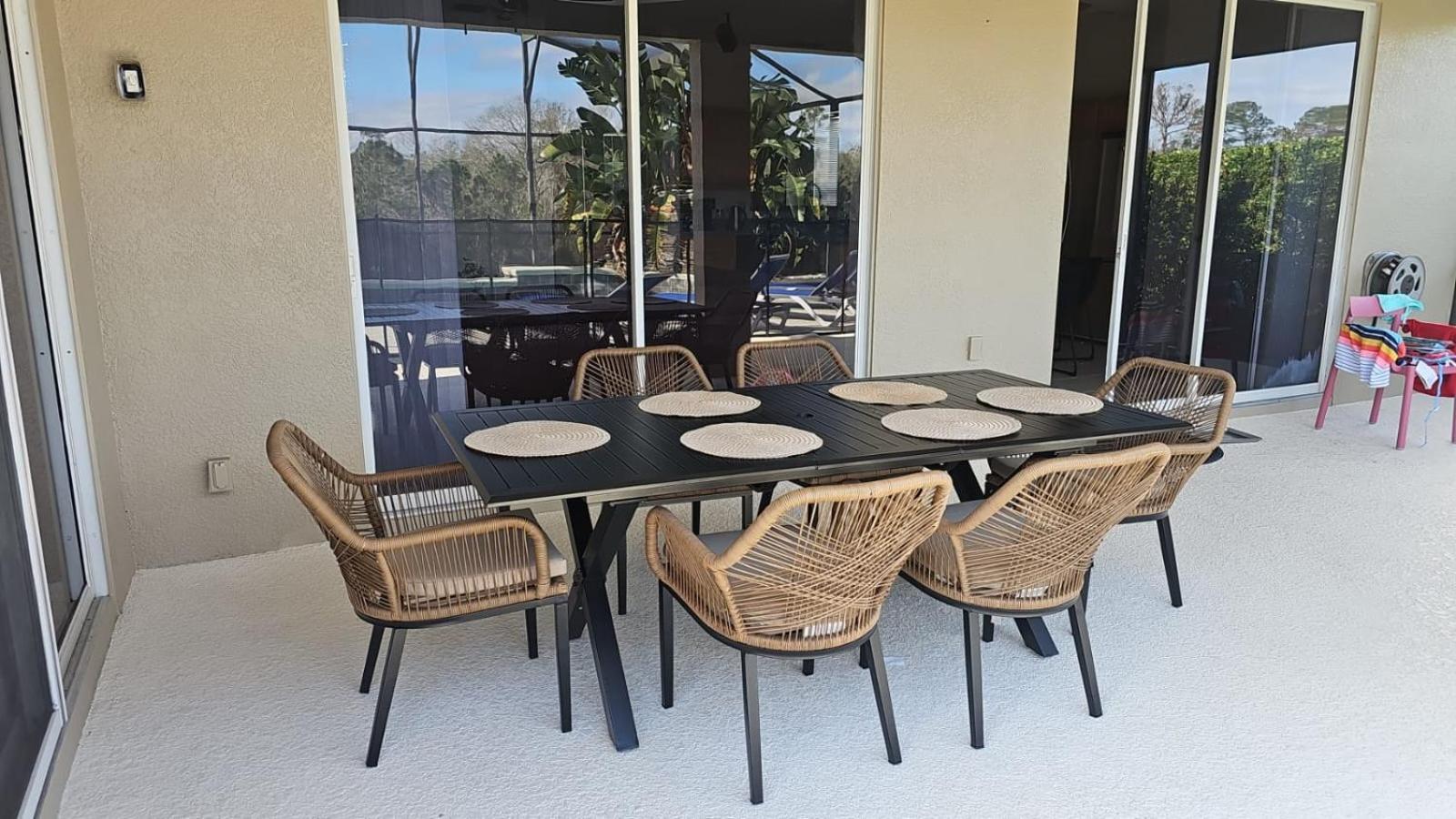 Luxury Emerald Island With Stunning Pool Deck And View Near Kissimmee