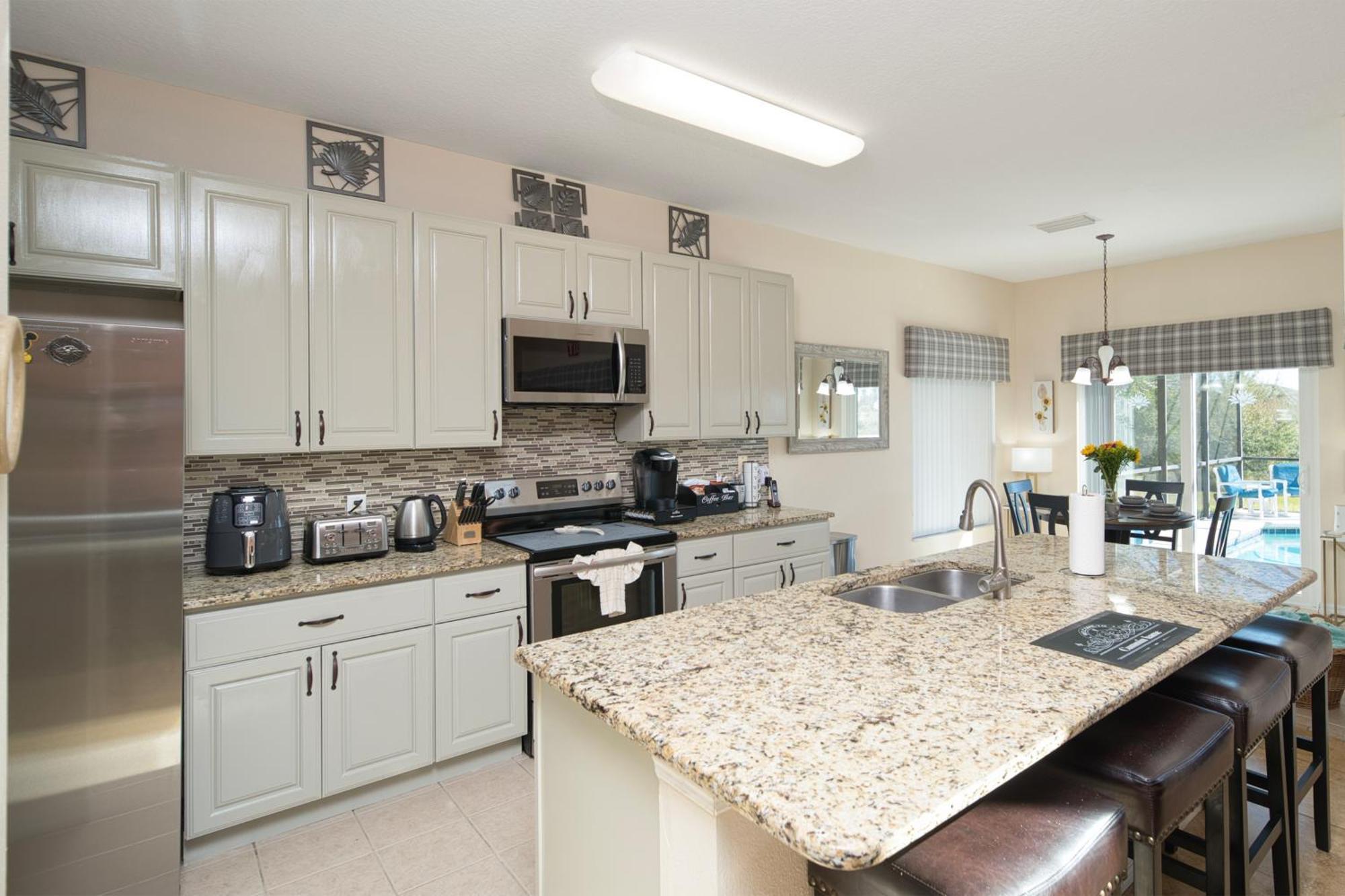 Family Vacation With Large South-west Private Pool And Games Holiday home Davenport