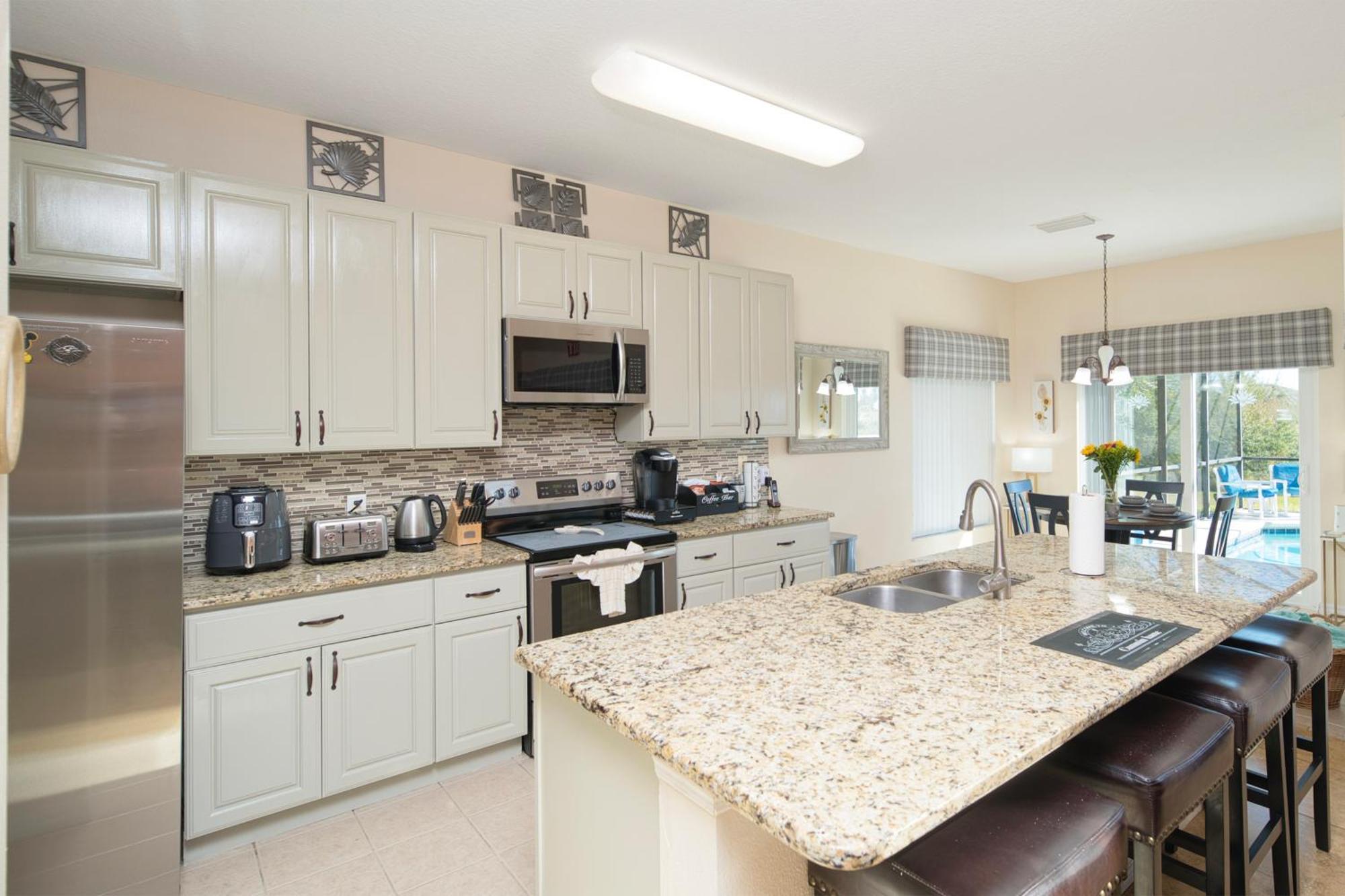 Holiday home Family Vacation With Large South-west Private Pool And Games Davenport