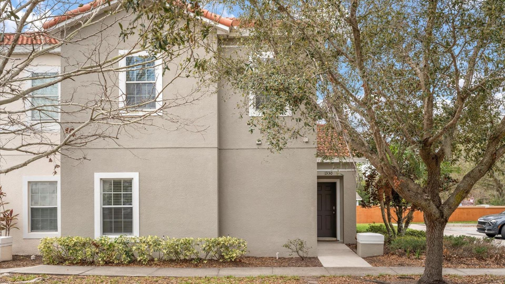 Spacious Family Townhouse Sleeps 8 *
