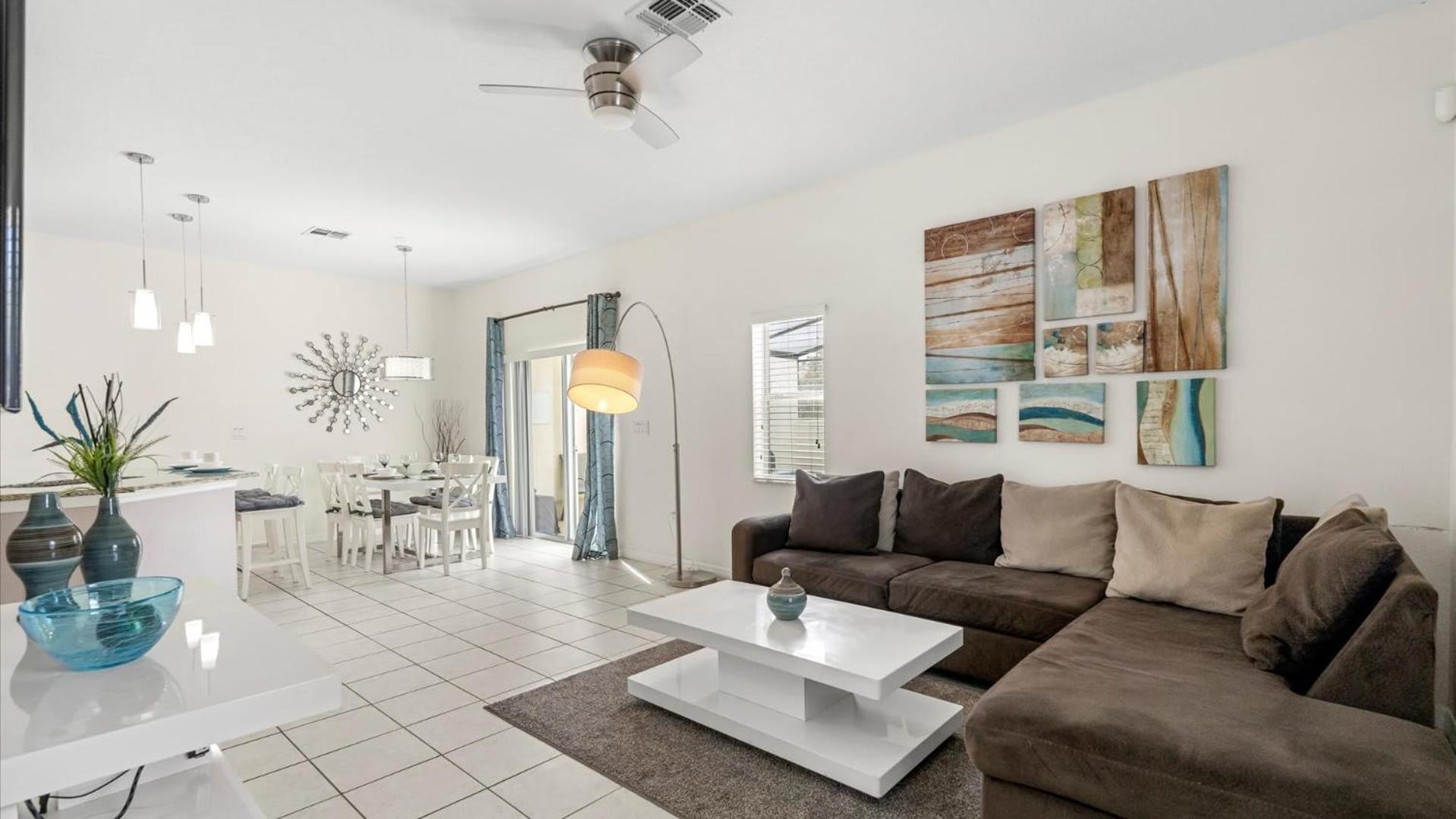 Spacious Family Townhouse Sleeps 8
