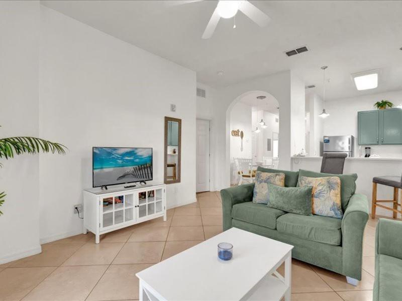 3 Bedroom In Fabulous Near World *