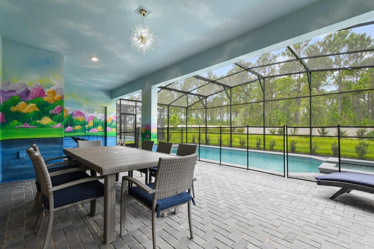 Brand New Windsor Island 10br Mansion Pool Holiday home