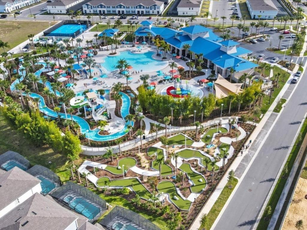 Brand New 7 Bedroom With Pool Themed Close *