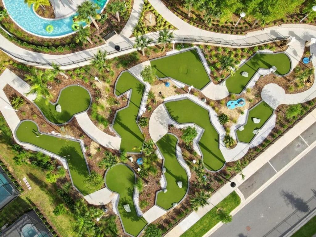 Brand New 7 Bedroom With Pool Themed Close *