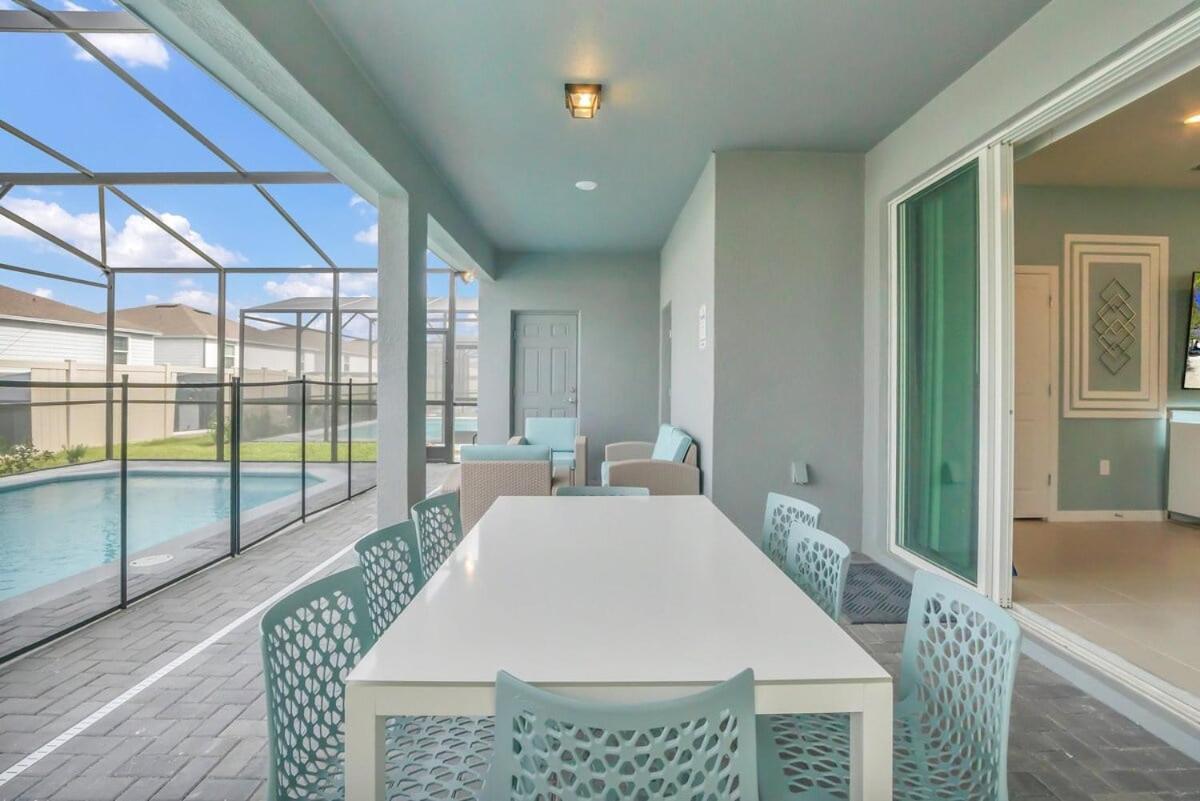 Brand New 7 Bedroom With Pool Themed Close Holiday home