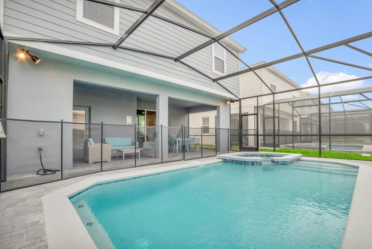Brand New 7 Bedroom With Pool Themed Close Holiday home *