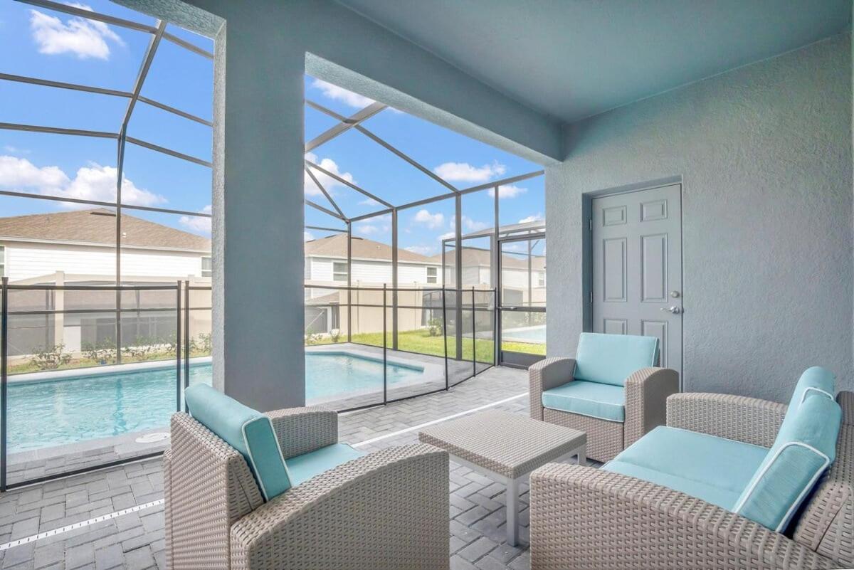 Holiday home Brand New 7 Bedroom With Pool Themed Close *