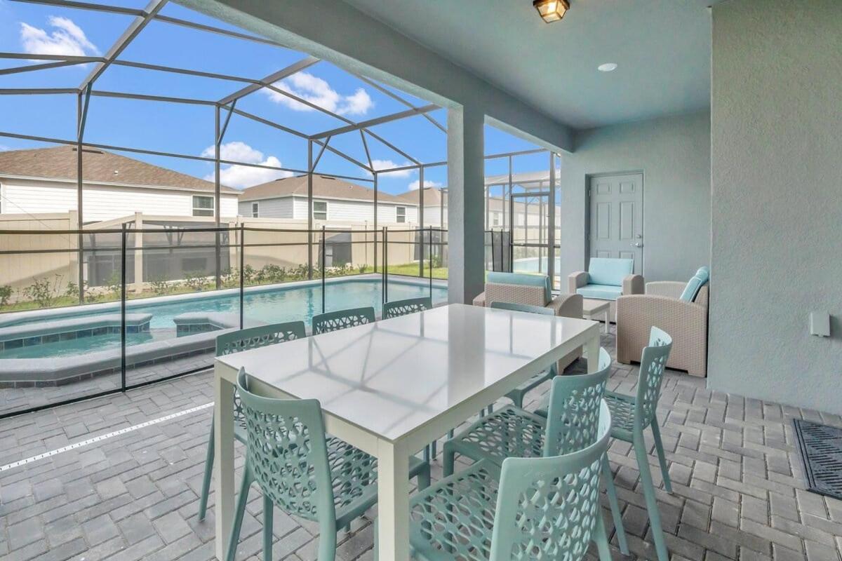 Holiday home Brand New 7 Bedroom With Pool Themed Close Davenport