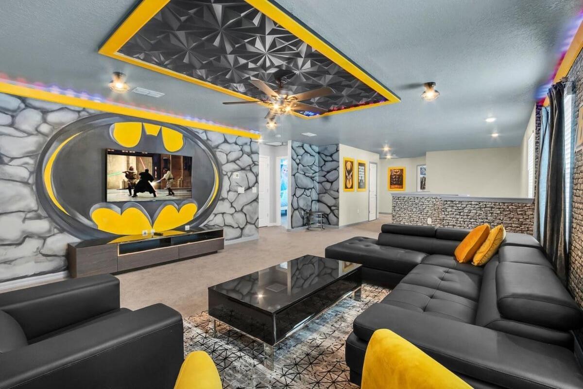 Brand New 7 Bedroom With Pool Themed Close