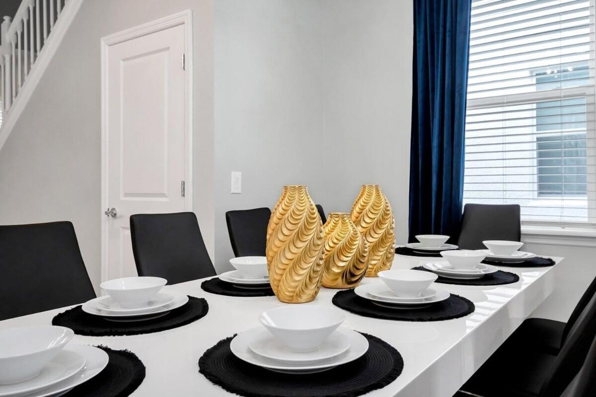 Brand New 7 Bedroom With Pool Themed Close Holiday home Davenport