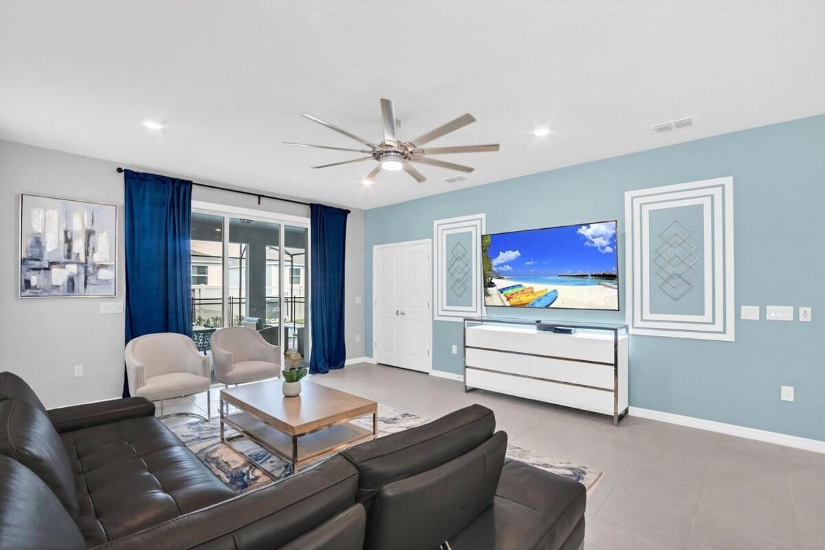 Brand New 7 Bedroom With Pool Themed Close Davenport
